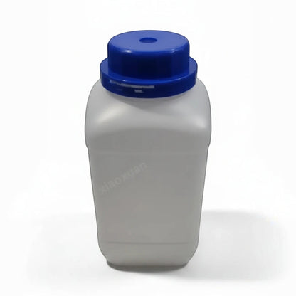 CC1 Reinigungsmittelflasche aus mattweißem Kunststoff mit blauem Schraubdeckel